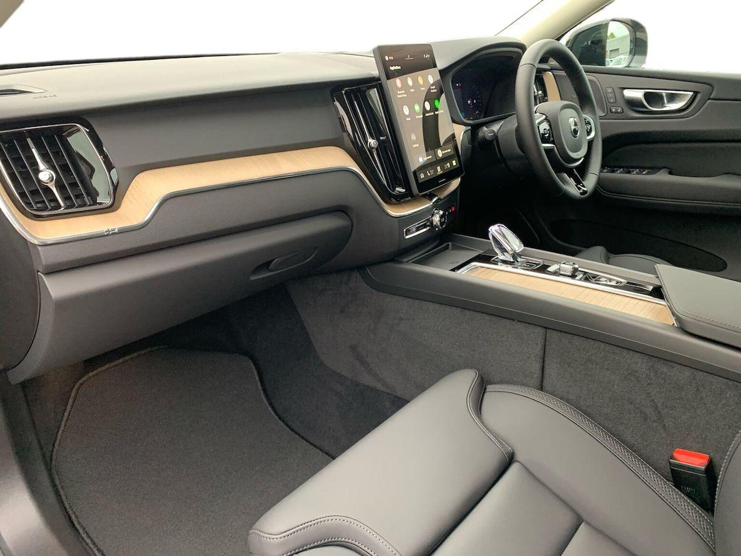 Used Volvo XC60 2025 for sale - 76198341: Photo 7