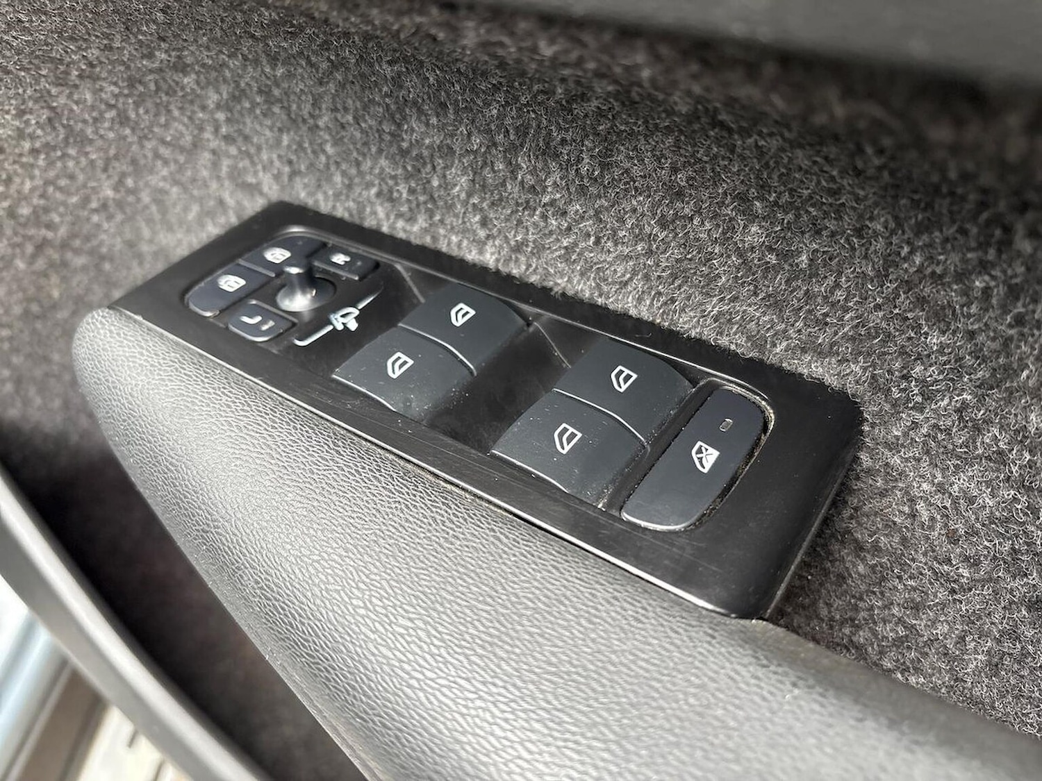 Used Volvo XC40 2022 for sale - 76287295: Photo 21