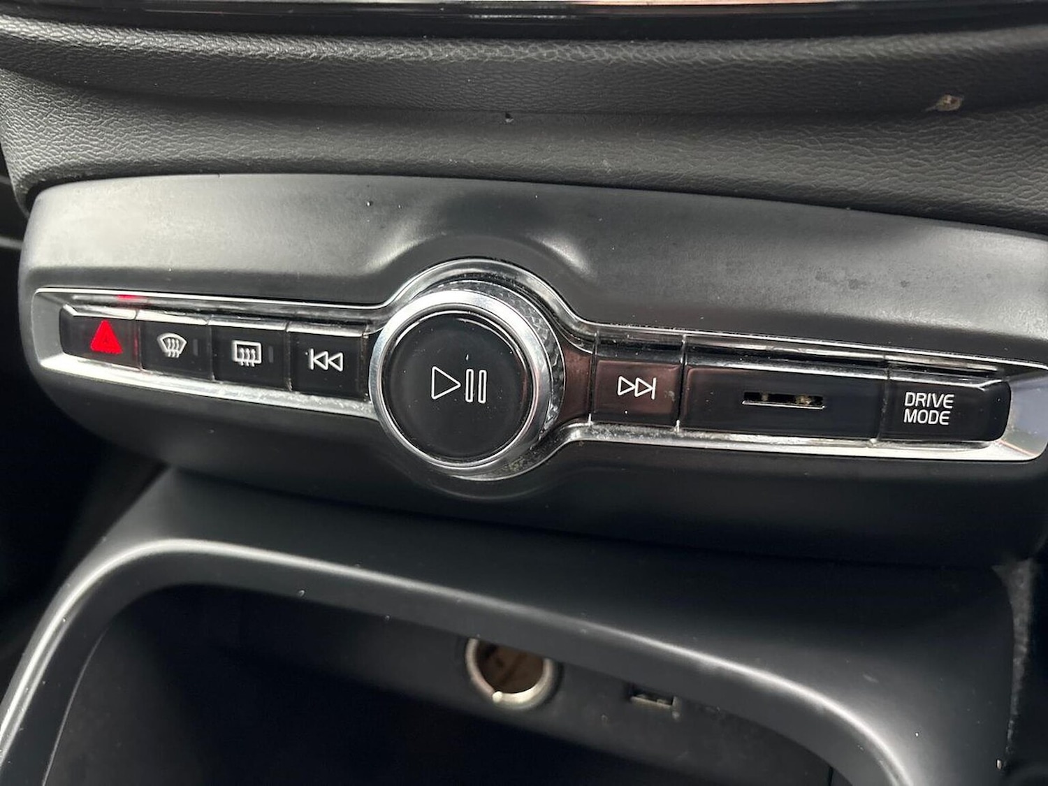 Used Volvo XC40 2022 for sale - 76287295: Photo 22