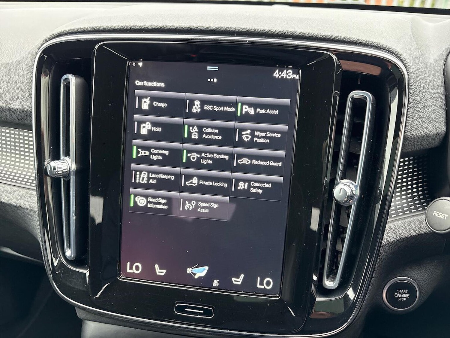 Used Volvo XC40 2022 for sale - 76287295: Photo 25