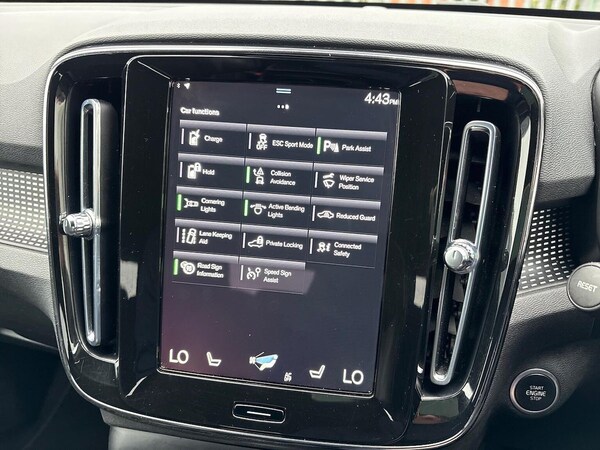 Used Volvo XC40 2022 for sale - 76287295: Photo 25