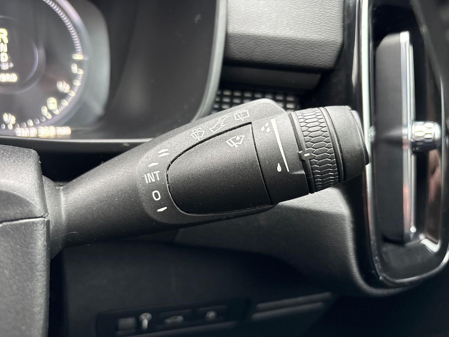 Used Volvo XC40 2022 for sale - 76287295: Photo 28