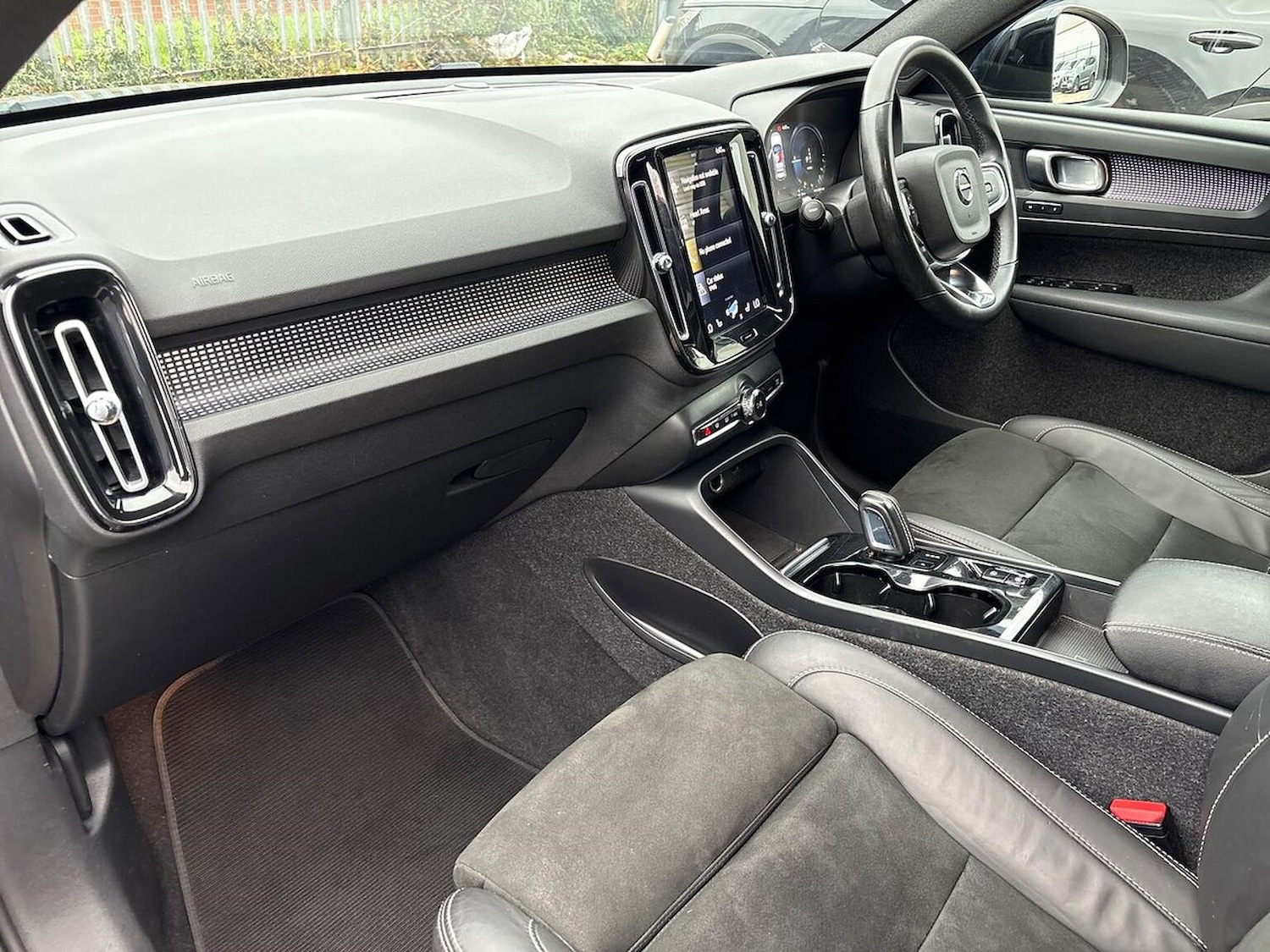 Used Volvo XC40 2022 for sale - 76287295: Photo 7