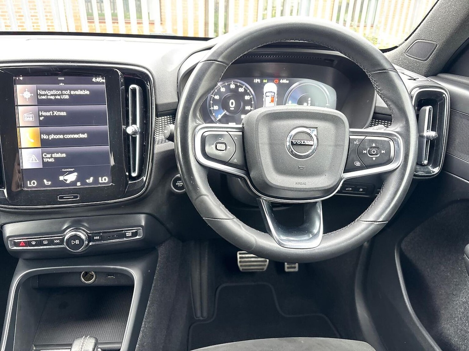 Used Volvo XC40 2022 for sale - 76287295: Photo 9