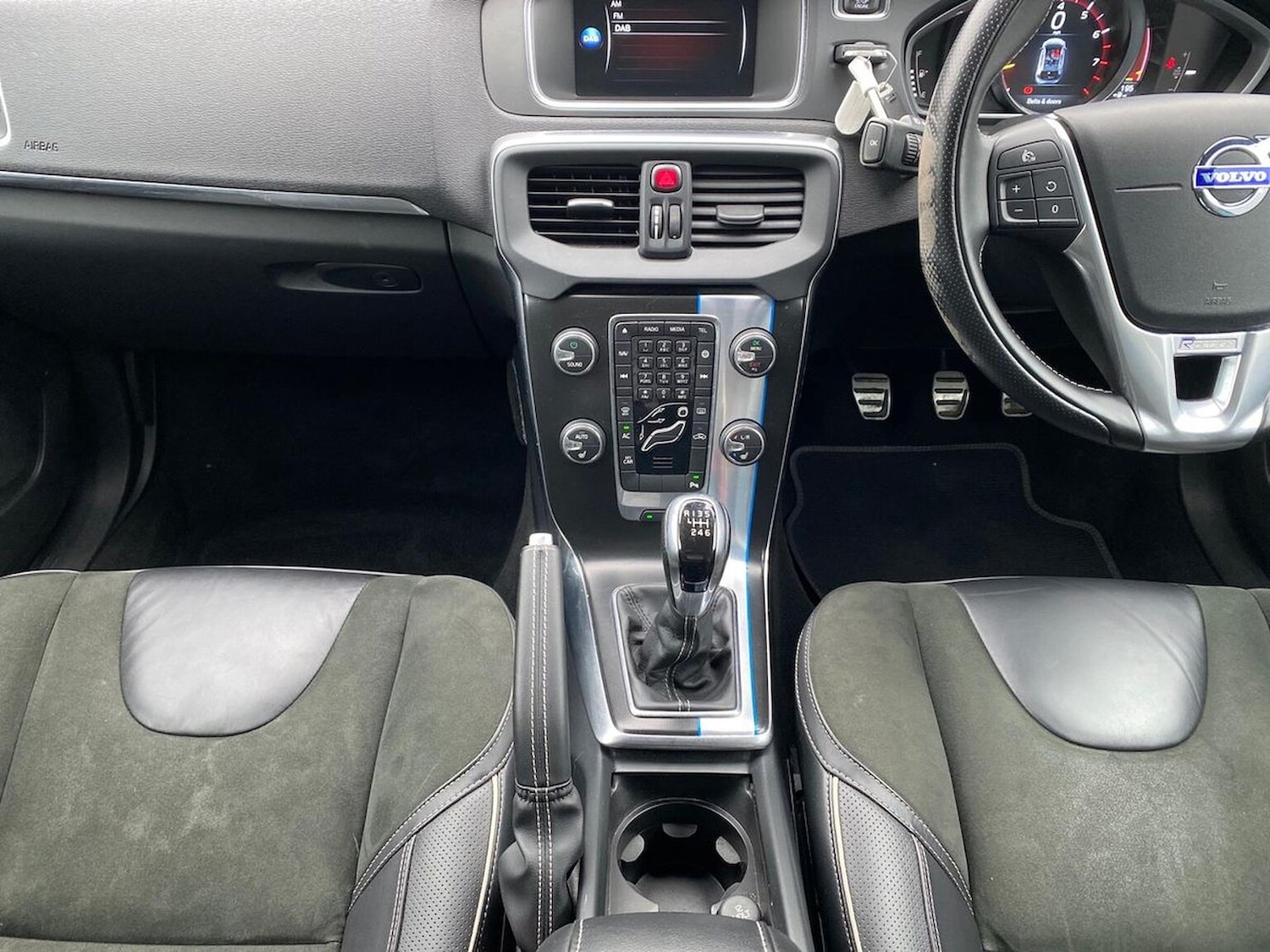 Used Volvo V40 2014 for sale - 76236959: Photo 13