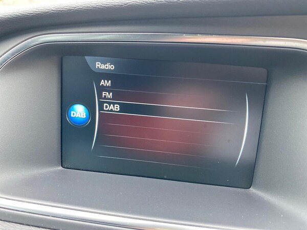 Used Volvo V40 2014 for sale - 76236959: Photo 25
