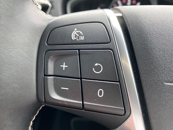 Used Volvo V40 2014 for sale - 76236959: Photo 27