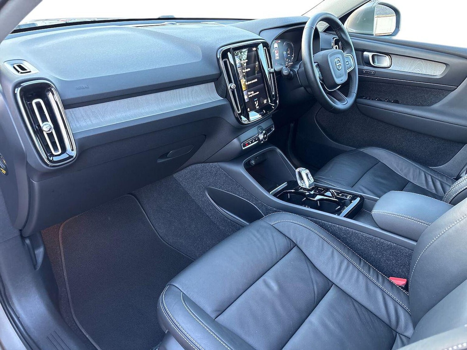 Used Volvo XC40 2022 for sale - 76543022: Photo 7