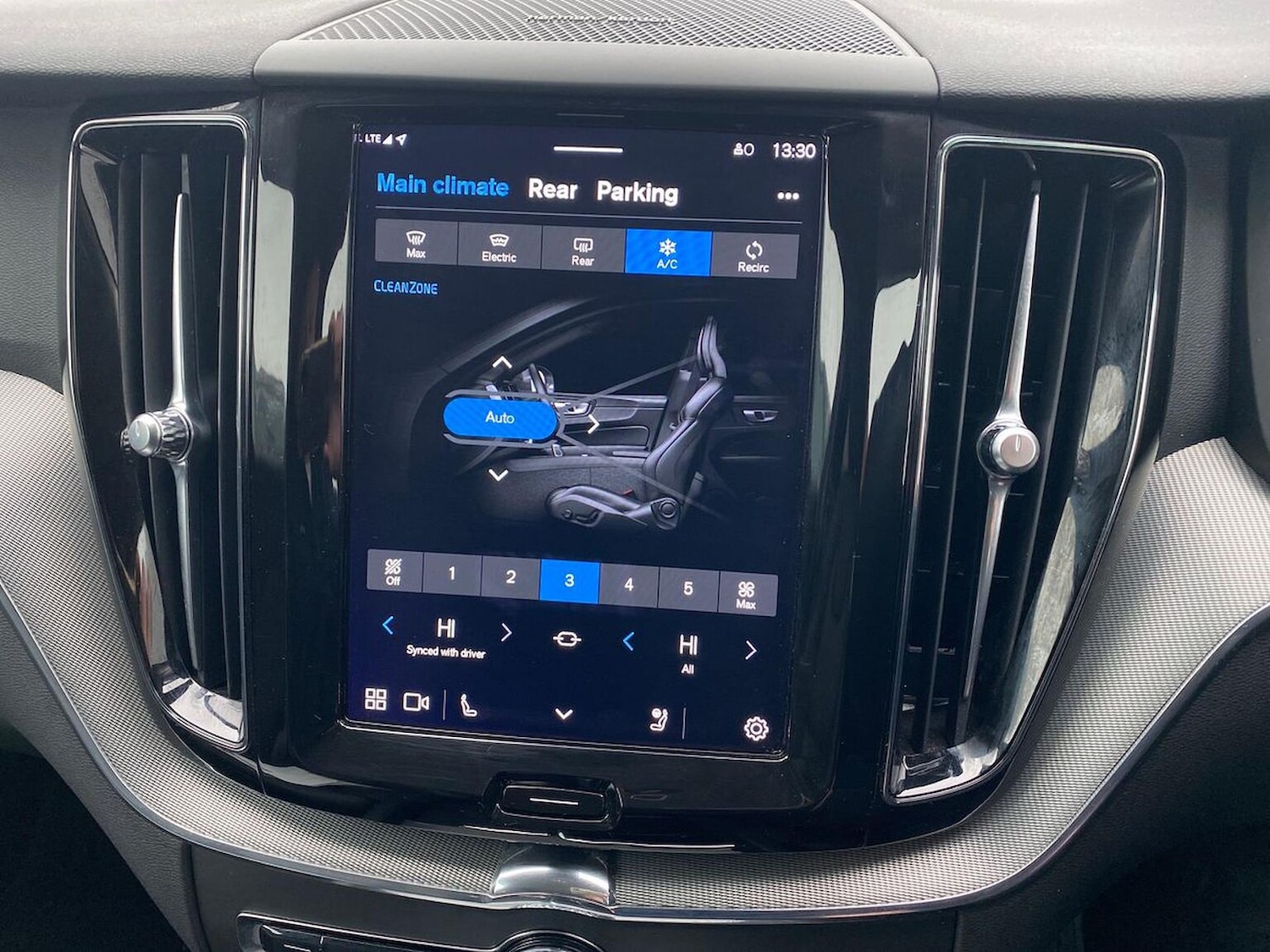 Used Volvo XC60 2023 for sale - 77973964: Photo 12