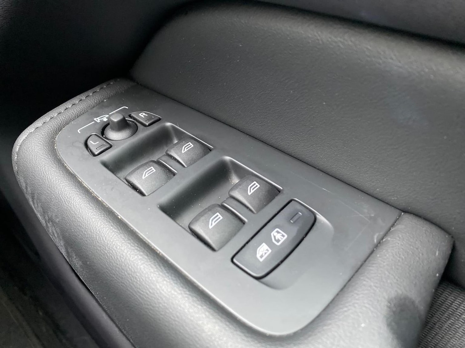 Used Volvo XC60 2023 for sale - 77973964: Photo 21