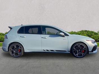 Used Volkswagen Golf 2025 for sale - 77028051: Photo