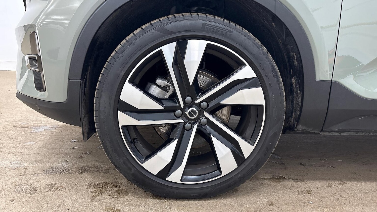 Used Volvo XC40 2025 for sale - 76422381: Photo 14