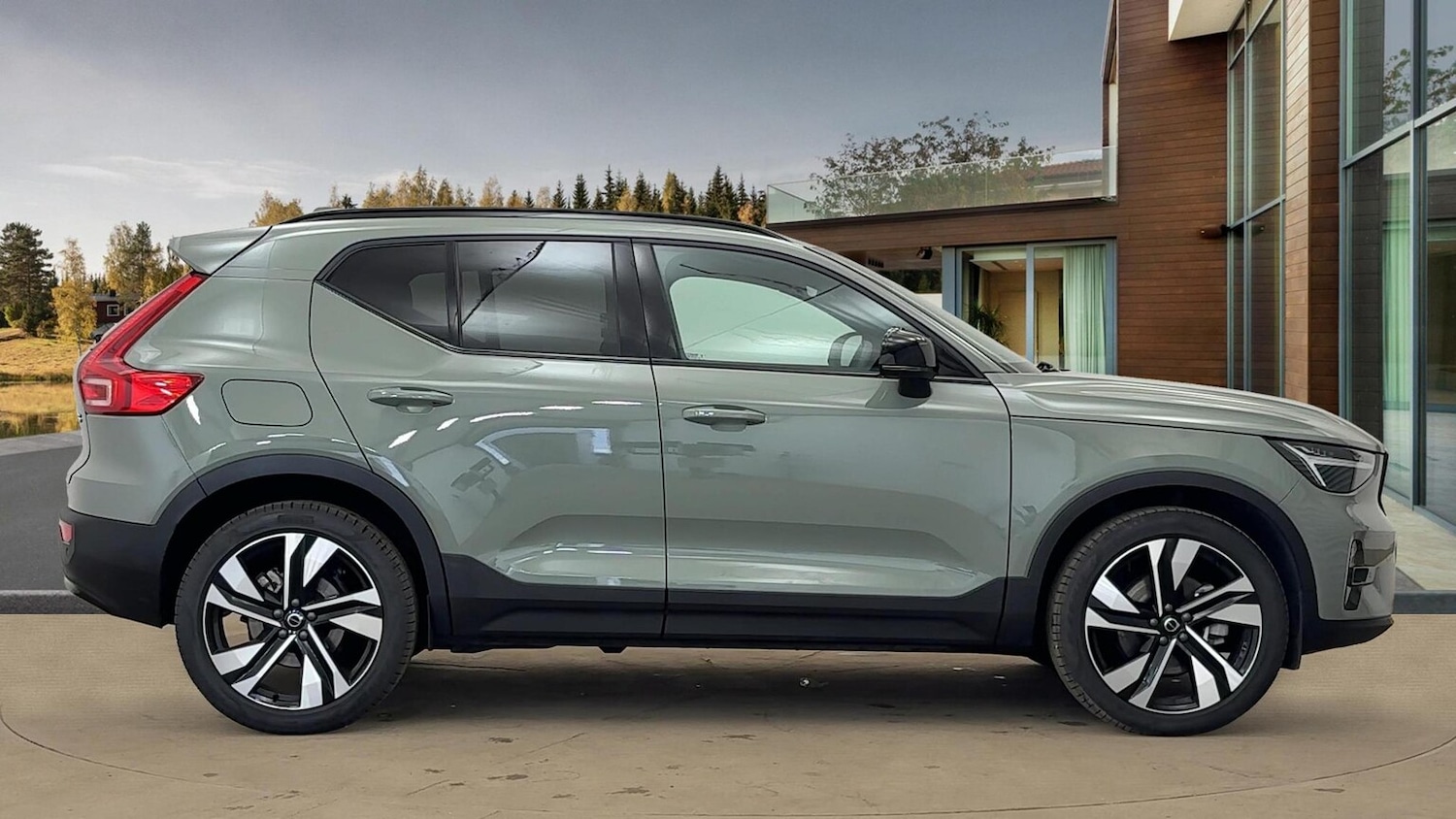 Used Volvo XC40 2025 for sale - 76422381: Photo 3