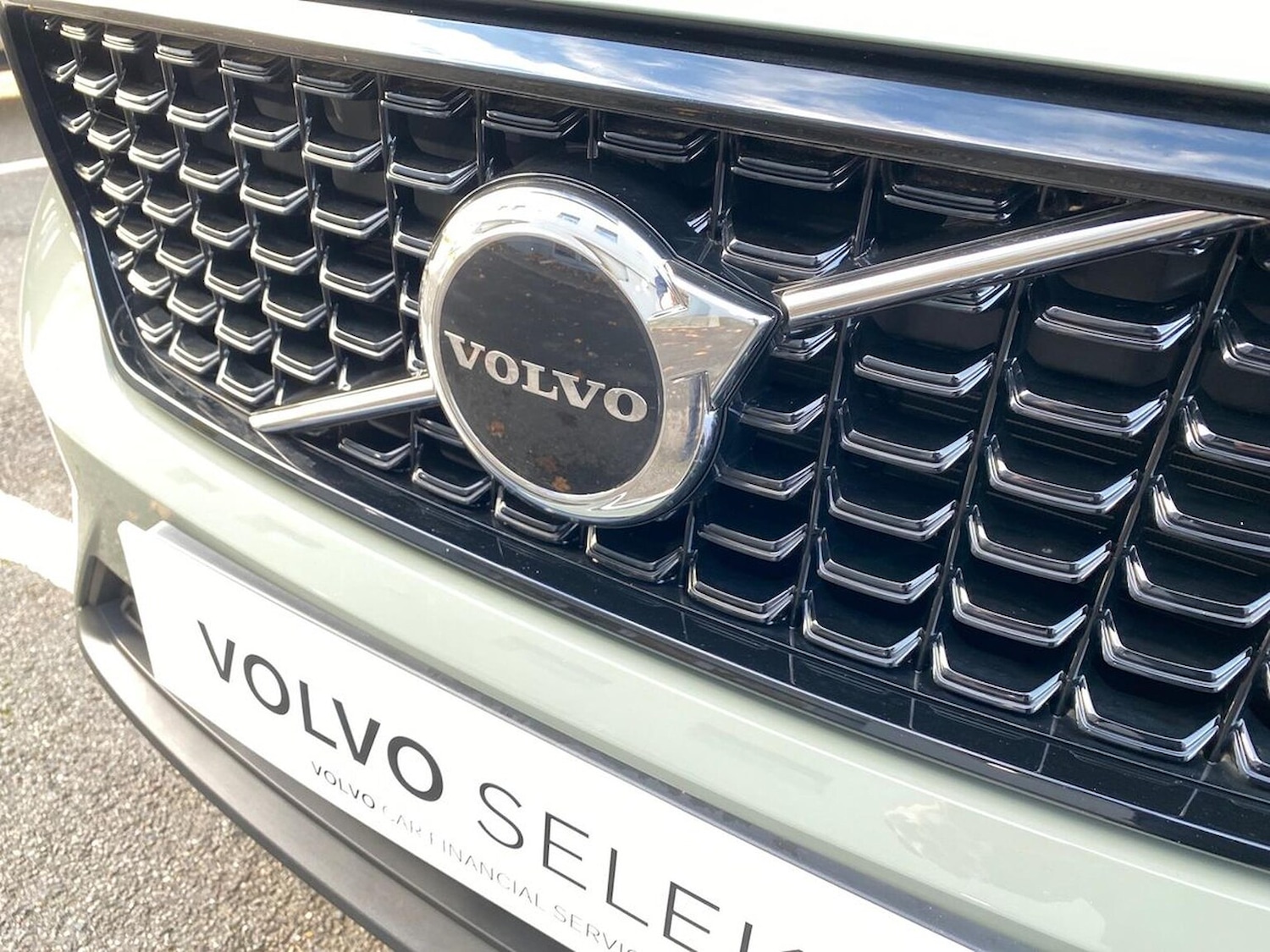 Used Volvo XC40 2025 for sale - 76422381: Photo 32