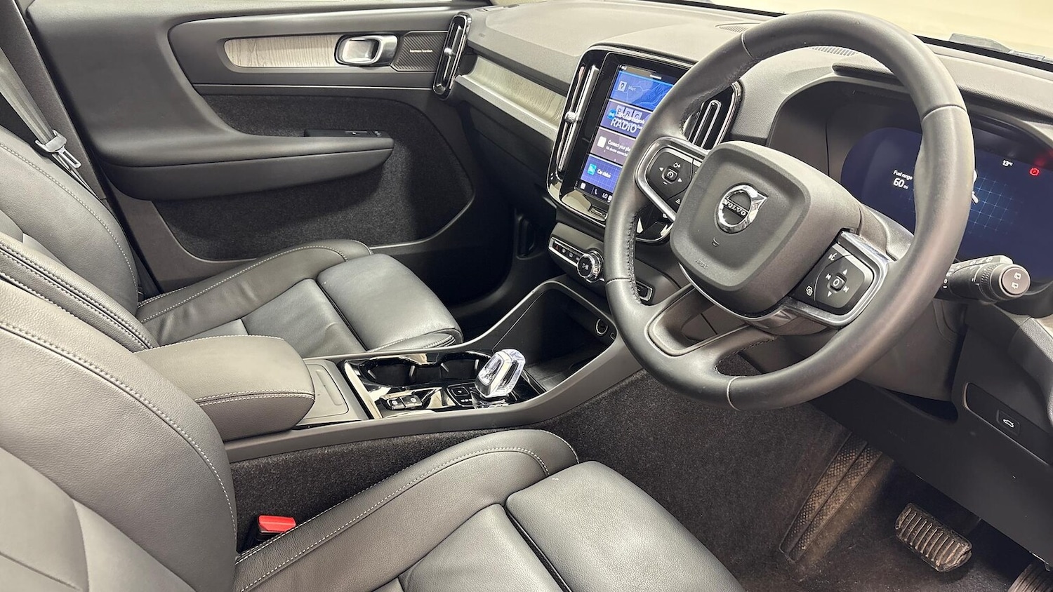 Used Volvo XC40 2025 for sale - 76422374: Photo 10