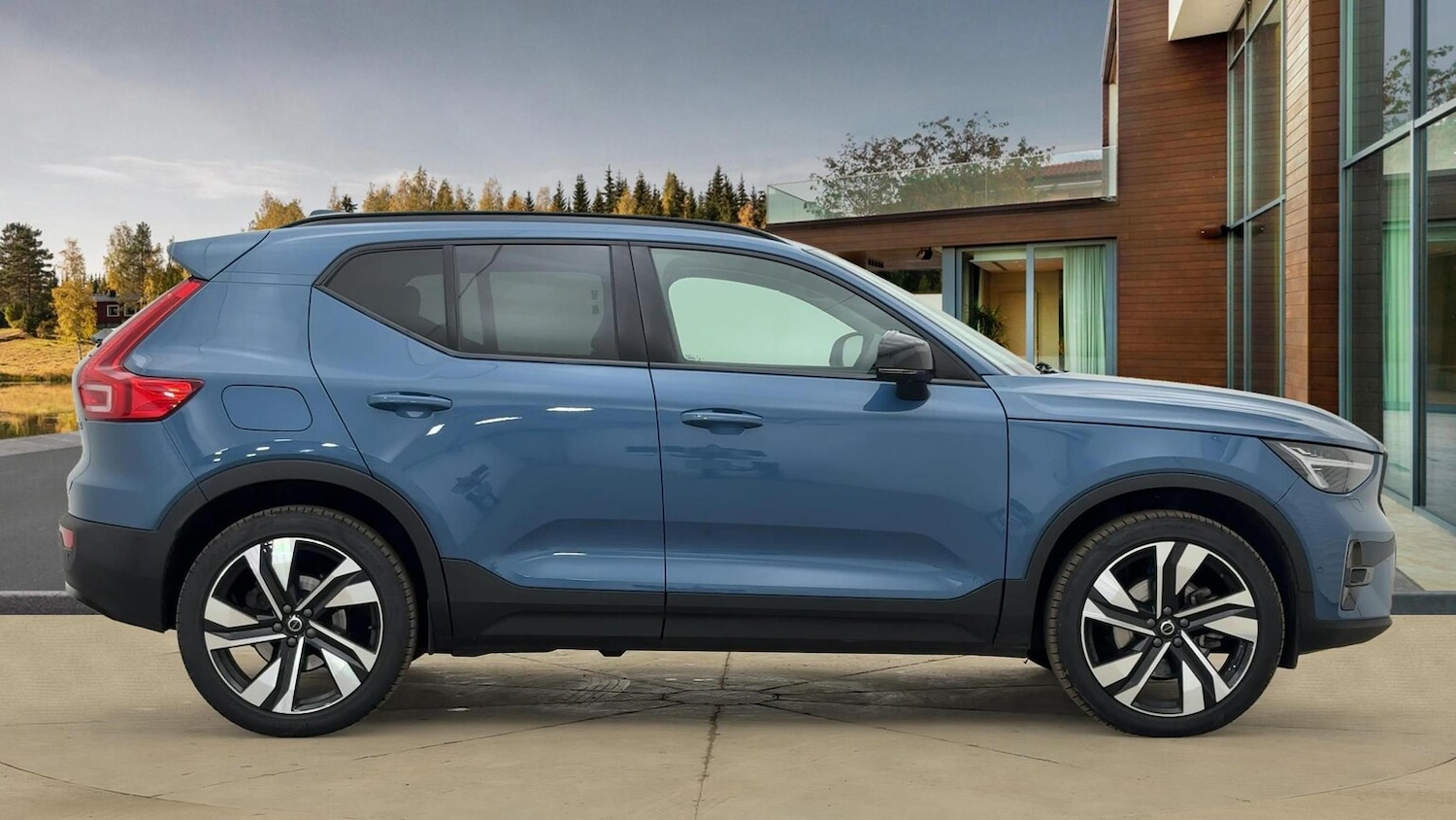 Used Volvo XC40 2025 for sale - 76422374: Photo 2