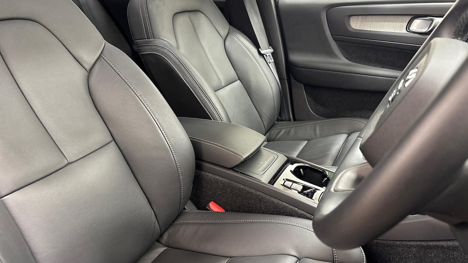 Used Volvo XC40 2025 for sale - 76422374: Photo 26