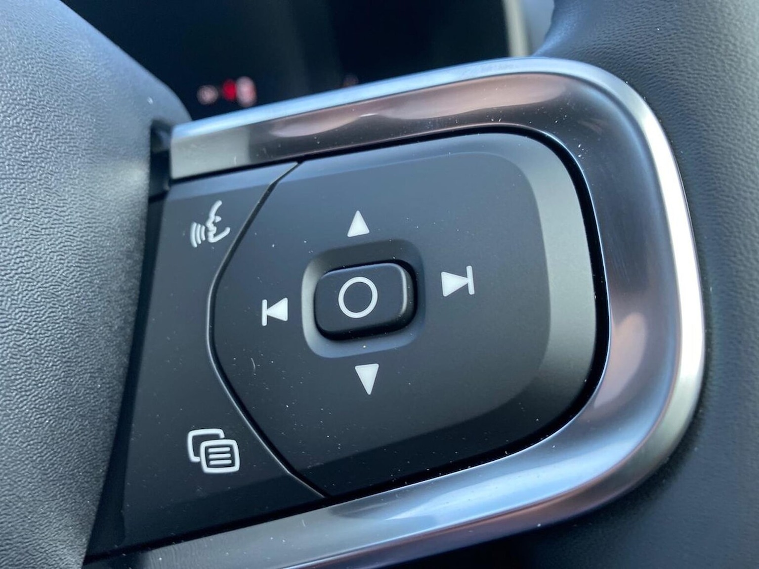 Used Volvo XC40 2025 for sale - 77522167: Photo 25