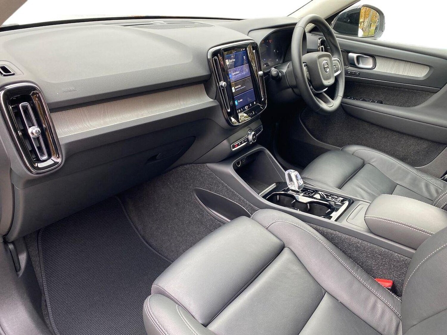 Used Volvo XC40 2024 for sale - 77487524: Photo 7