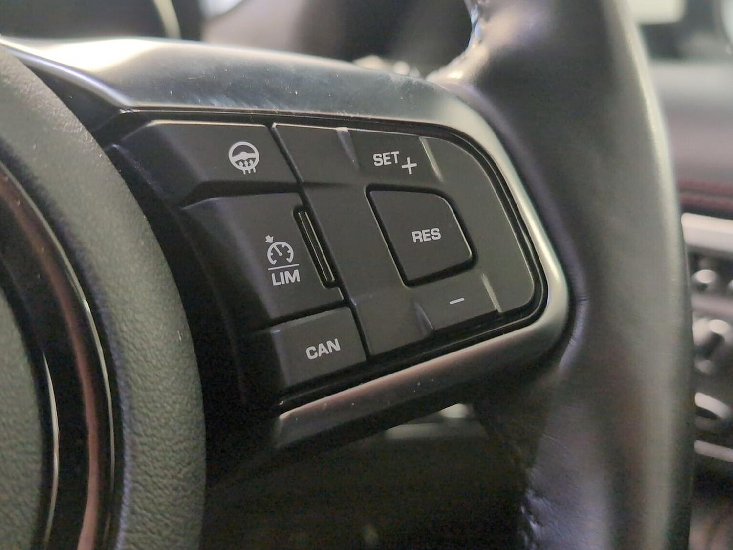 Used Jaguar F-Type 2019 for sale - 76735553: Photo 26