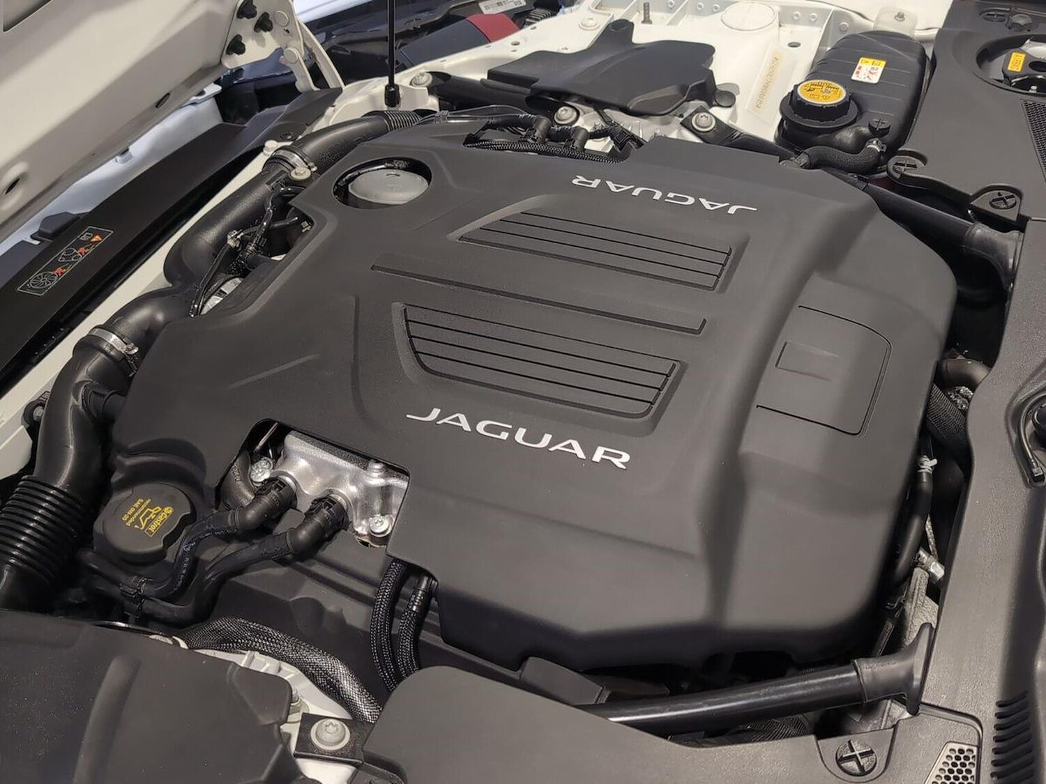 Used Jaguar F-Type 2019 for sale - 76735553: Photo 39