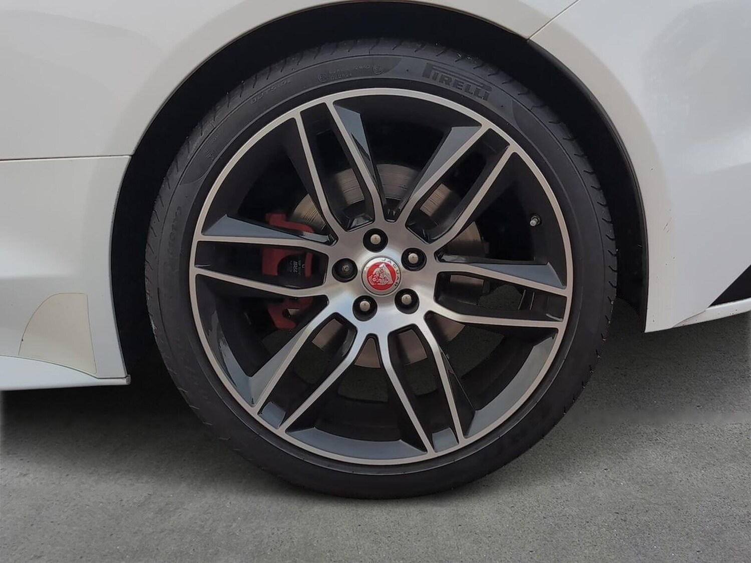 Used Jaguar F-Type 2019 for sale - 76735553: Photo 6