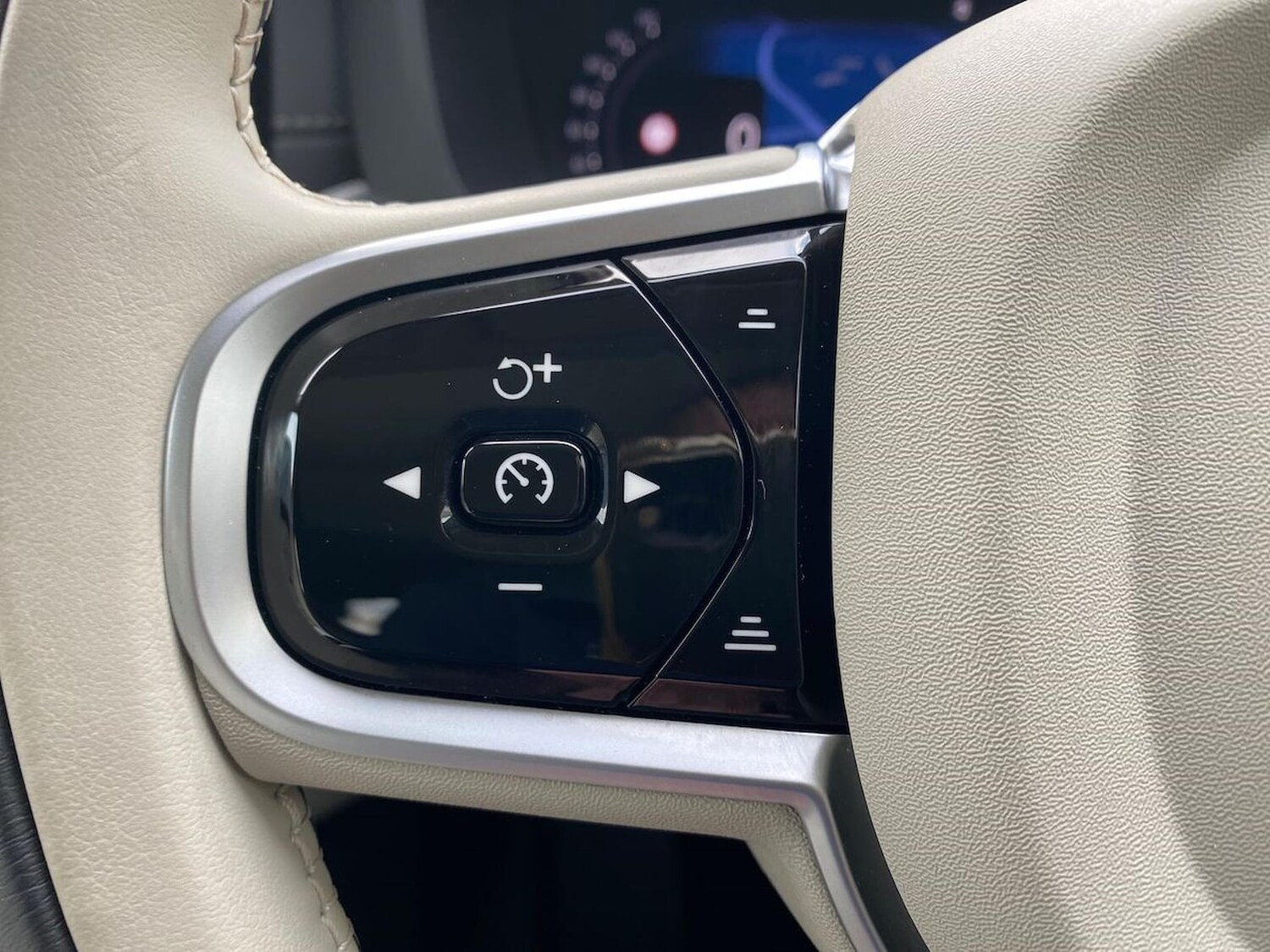 Used Volvo XC60 2025 for sale - 78194005: Photo 29