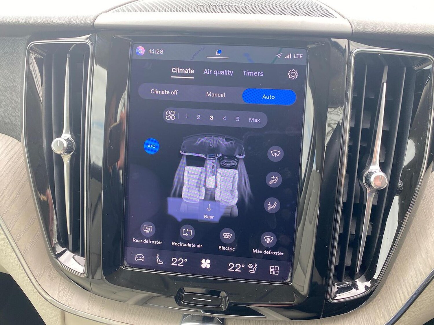 Used Volvo XC60 2023 for sale - 78193838: Photo 14