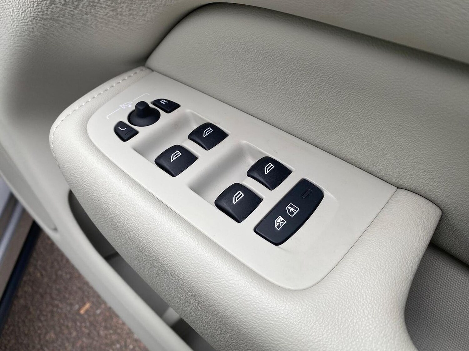 Used Volvo XC60 2023 for sale - 78193838: Photo 23