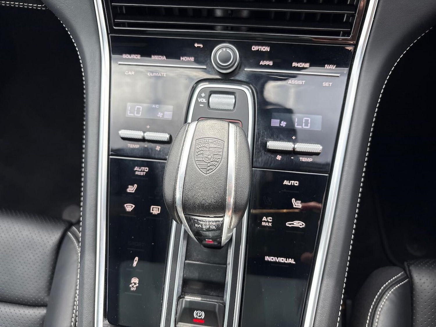 Used Porsche Panamera 2023 for sale - 78193979: Photo 12