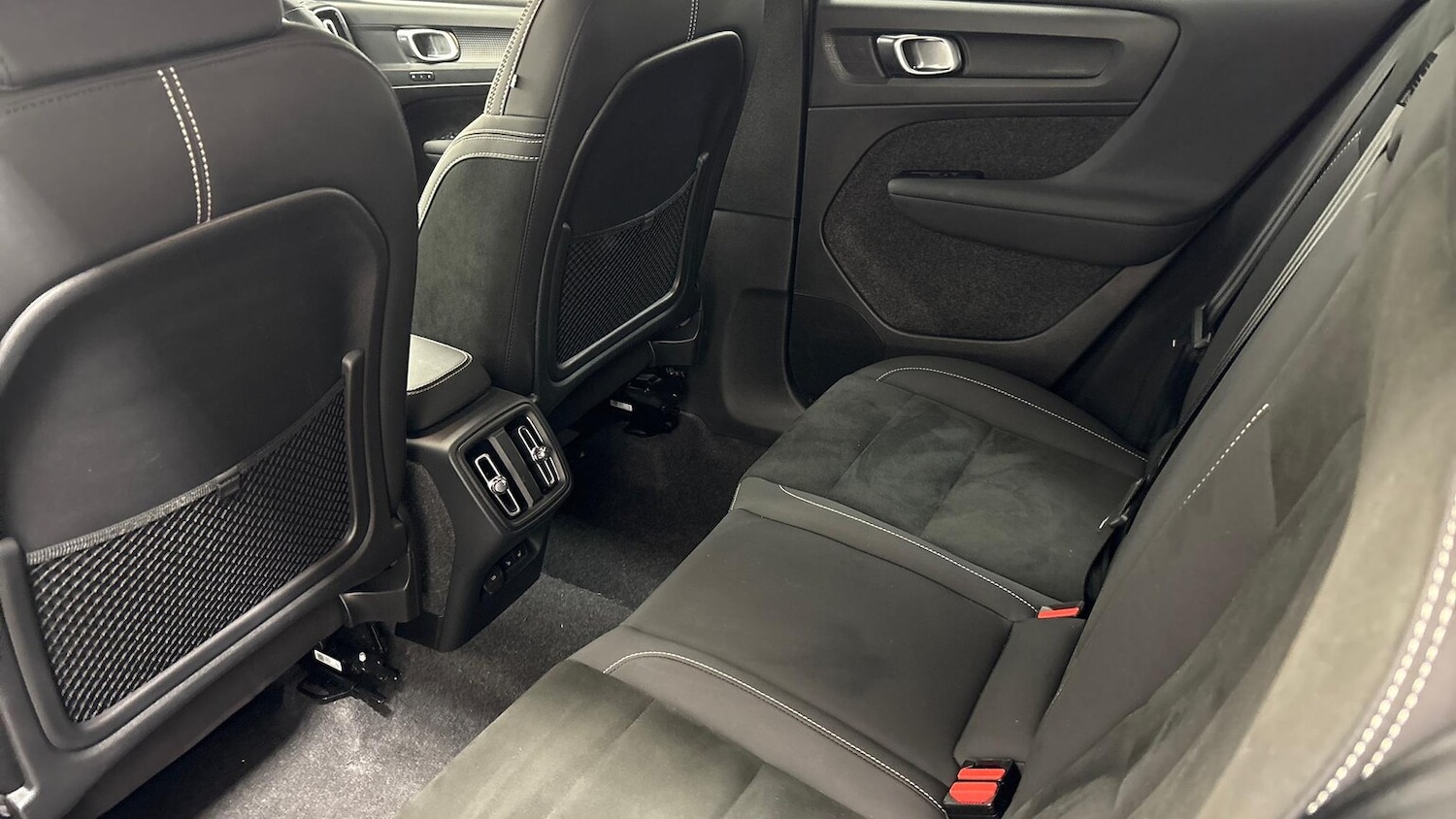 Used Volvo XC40 2025 for sale - 76422369: Photo 12