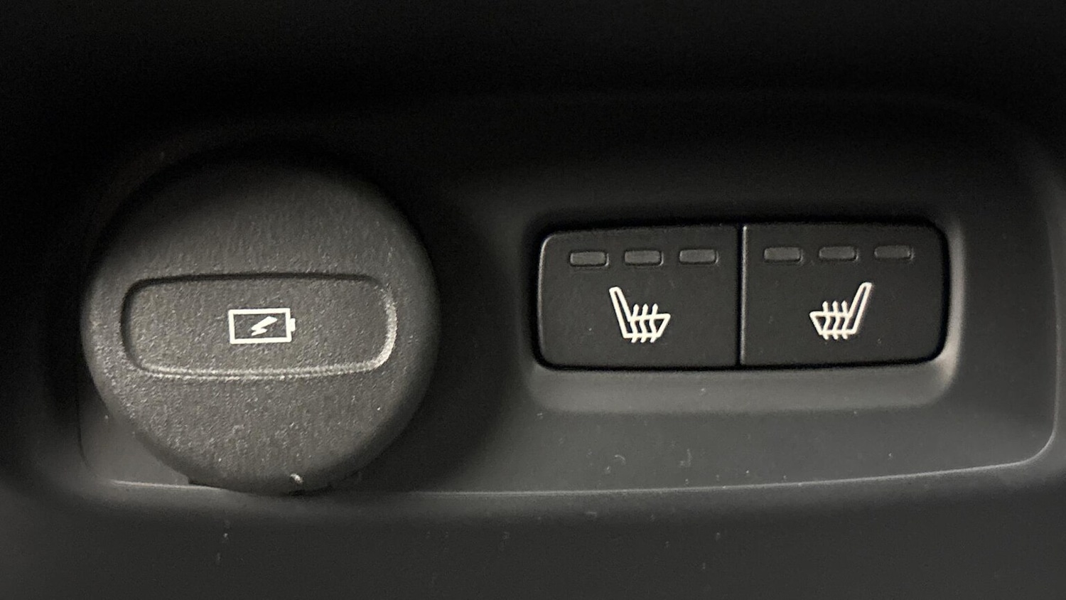 Used Volvo XC40 2025 for sale - 76422369: Photo 15