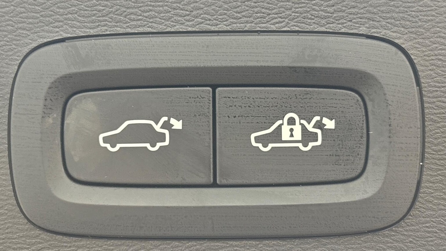 Used Volvo XC40 2025 for sale - 76422369: Photo 16