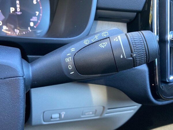 Used Volvo XC40 2021 for sale - 76187189: Photo 28