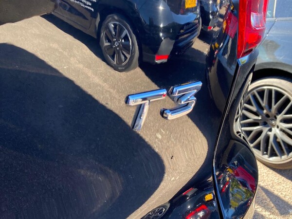 Used Volvo XC40 2021 for sale - 76187189: Photo 35