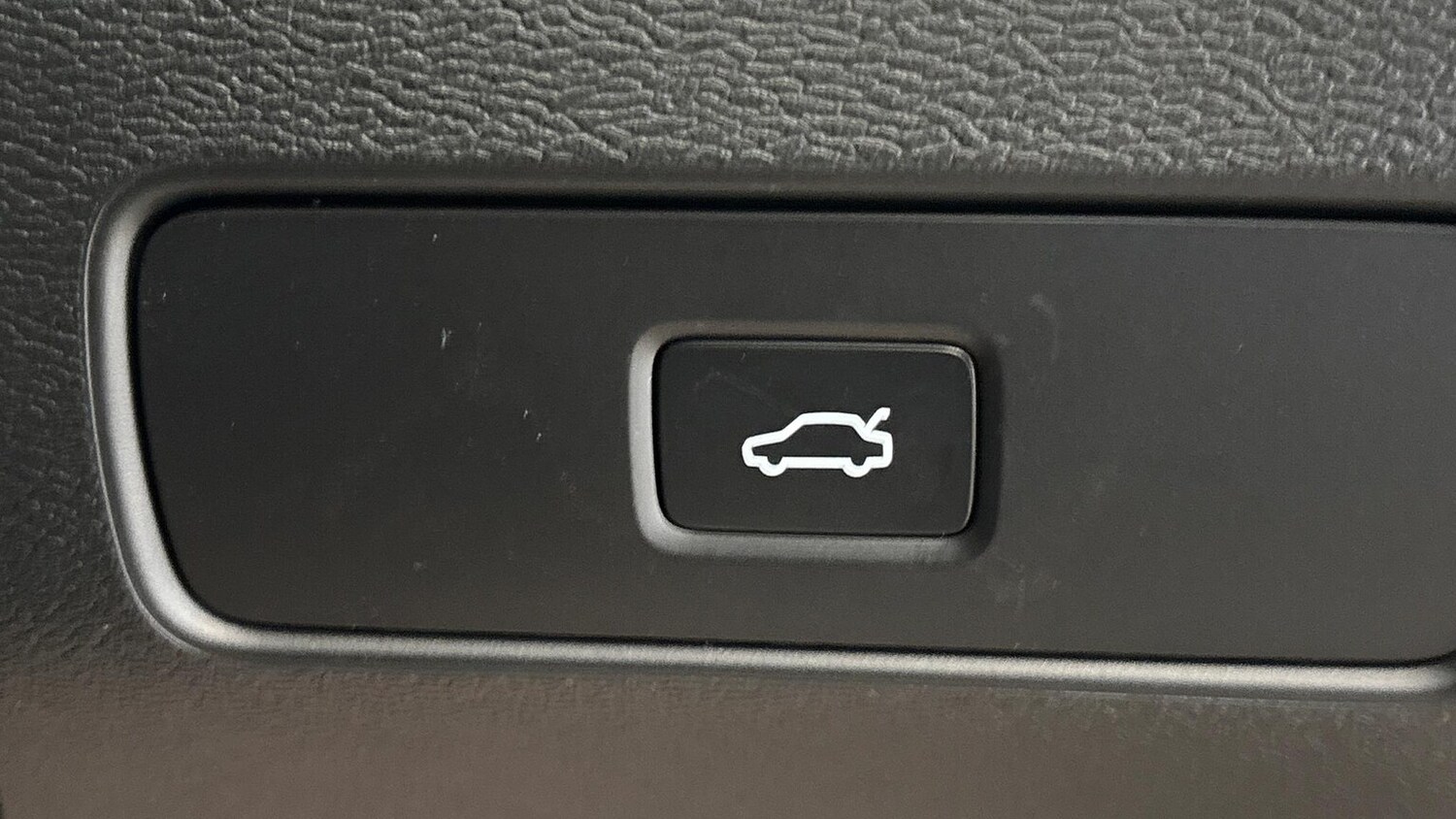 Used Volvo XC40 2025 for sale - 77715398: Photo 26