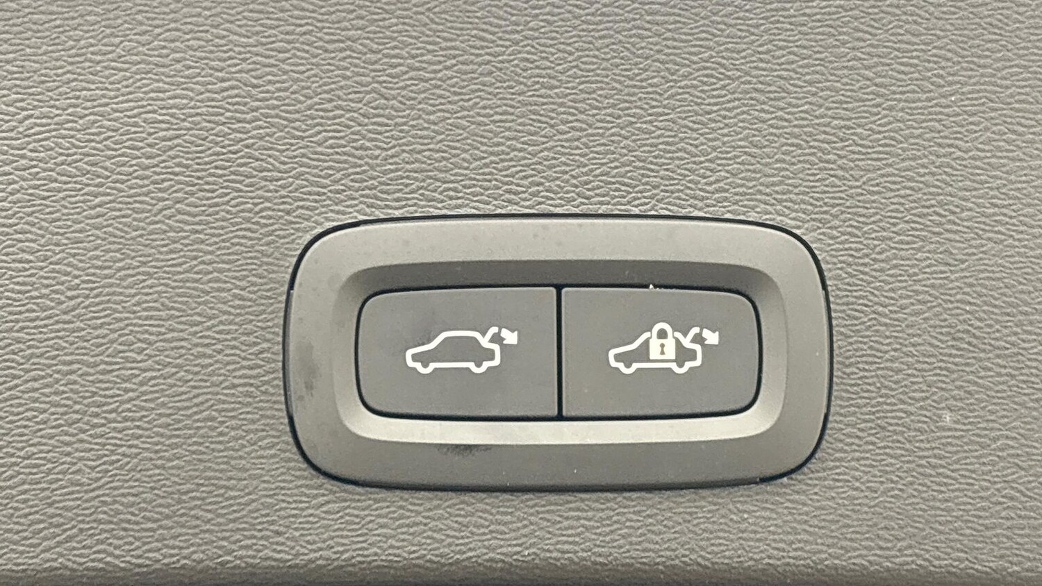 Used Volvo XC40 2025 for sale - 77715398: Photo 36