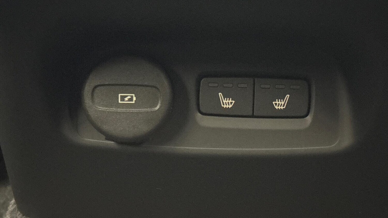 Used Volvo XC40 2025 for sale - 77715398: Photo 37