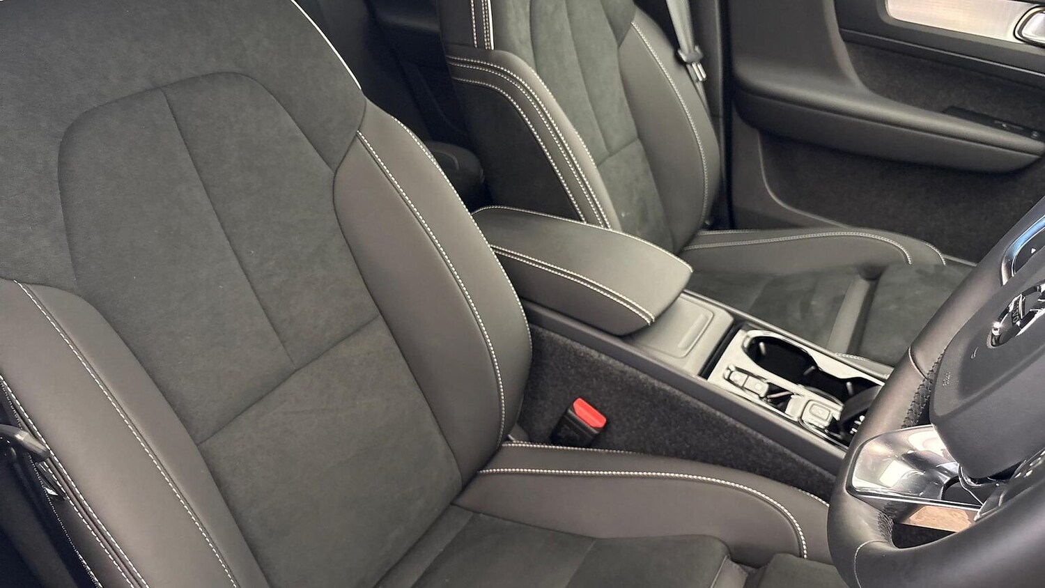 Used Volvo XC40 2025 for sale - 77715398: Photo 7