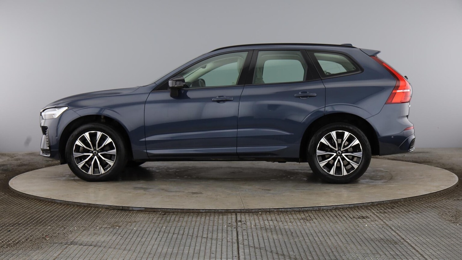 Used Volvo XC60 2023 for sale - 76374359: Photo 13