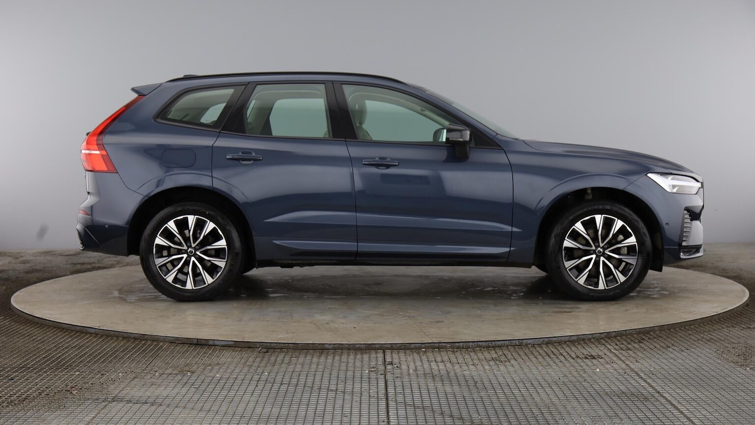 Used Volvo XC60 2023 for sale - 76374359: Photo 7