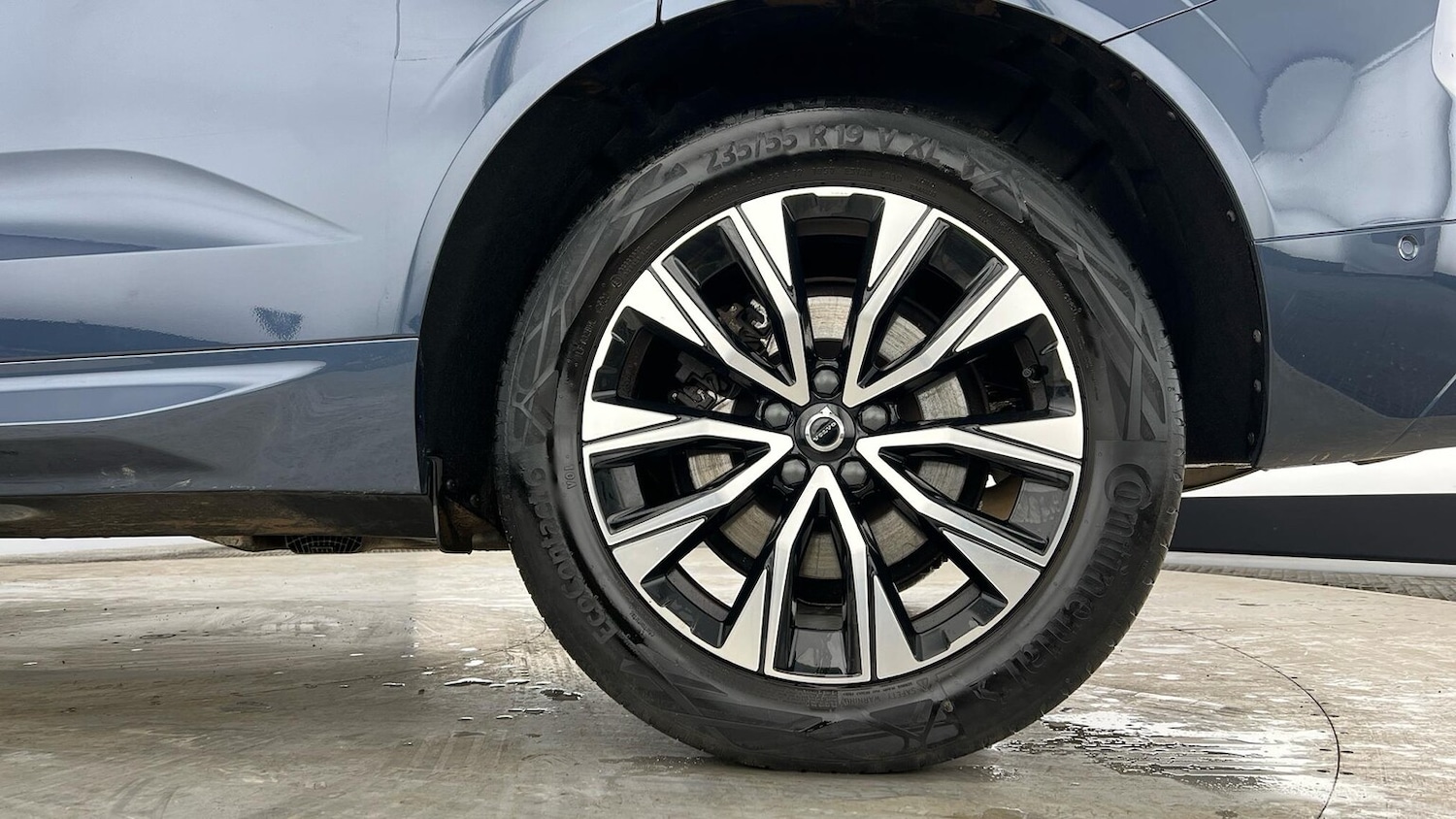 Used Volvo XC60 2023 for sale - 76374359: Photo 8