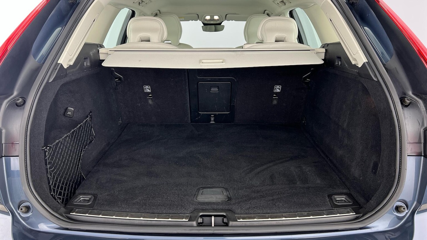 Used Volvo XC60 2023 for sale - 76374359: Photo 9