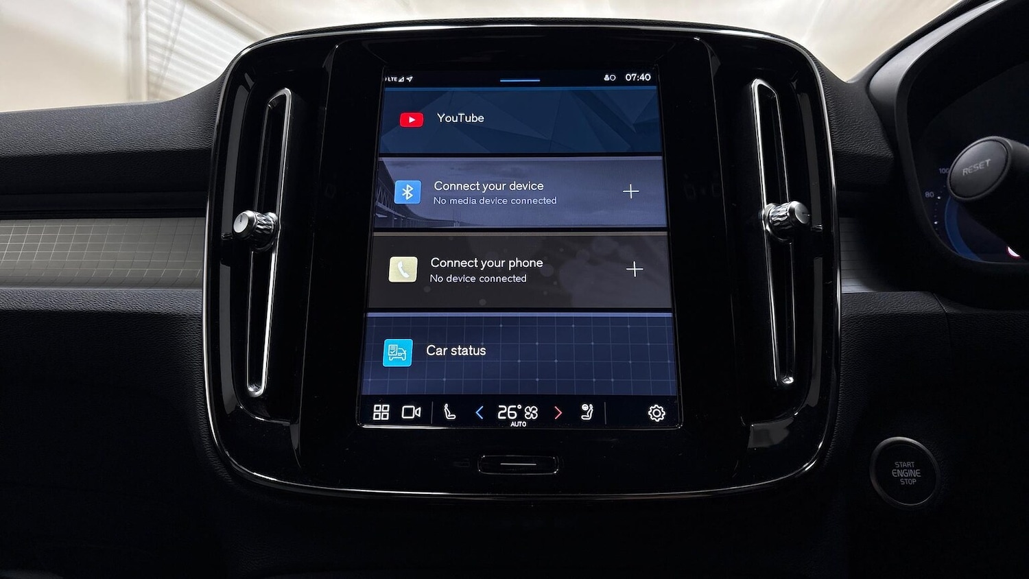 Used Volvo XC40 2023 for sale - 76422387: Photo 11