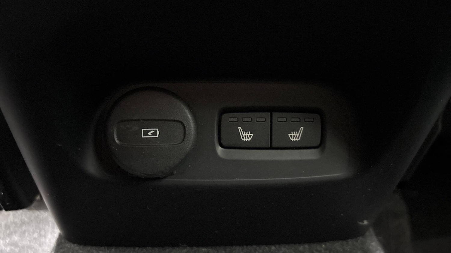 Used Volvo XC40 2023 for sale - 76422387: Photo 17