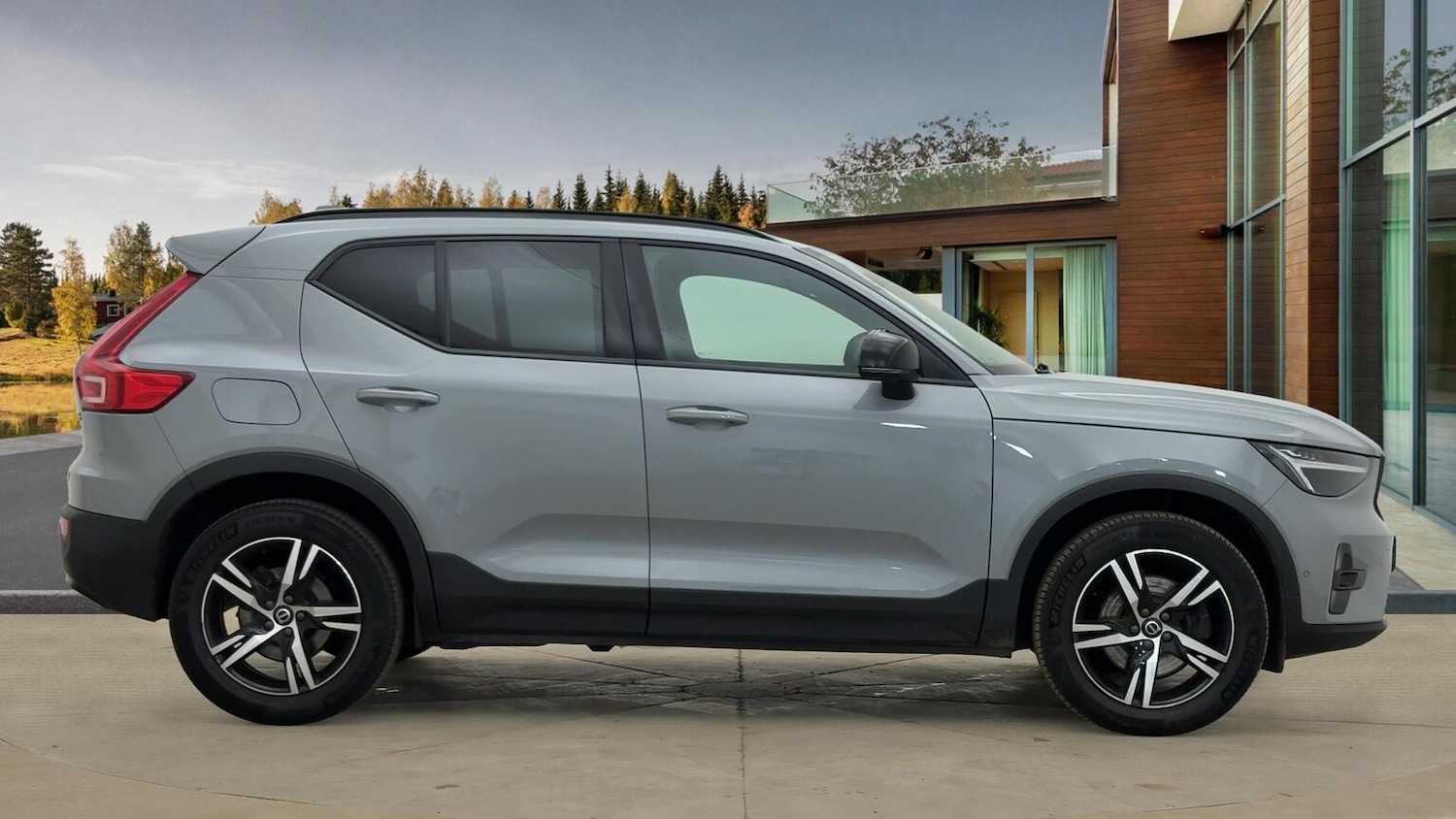 Used Volvo XC40 2023 for sale - 76422387: Photo 2