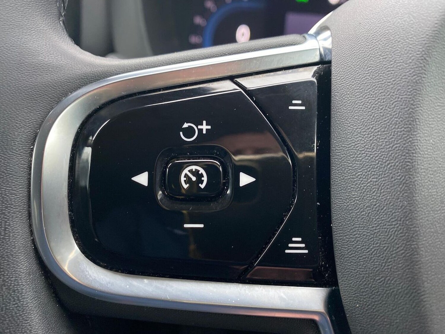 Used Volvo XC60 2023 for sale - 77901612: Photo 27