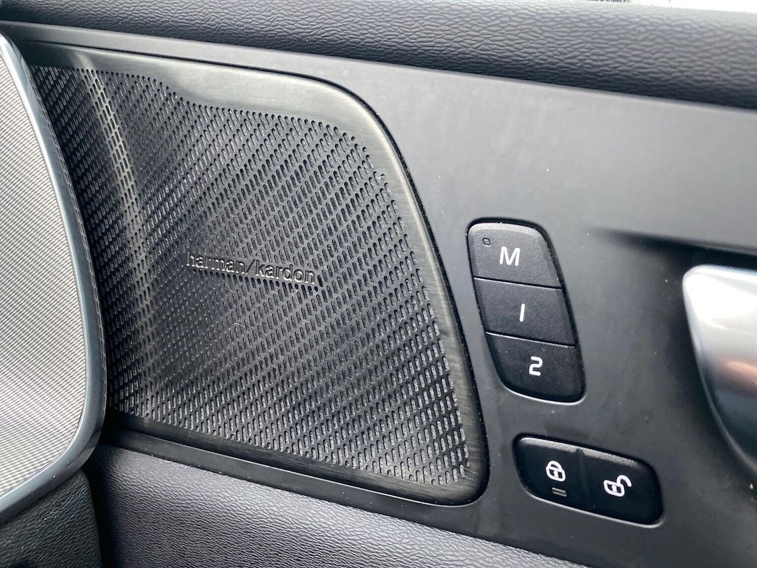 Used Volvo XC60 2023 for sale - 77901612: Photo 31