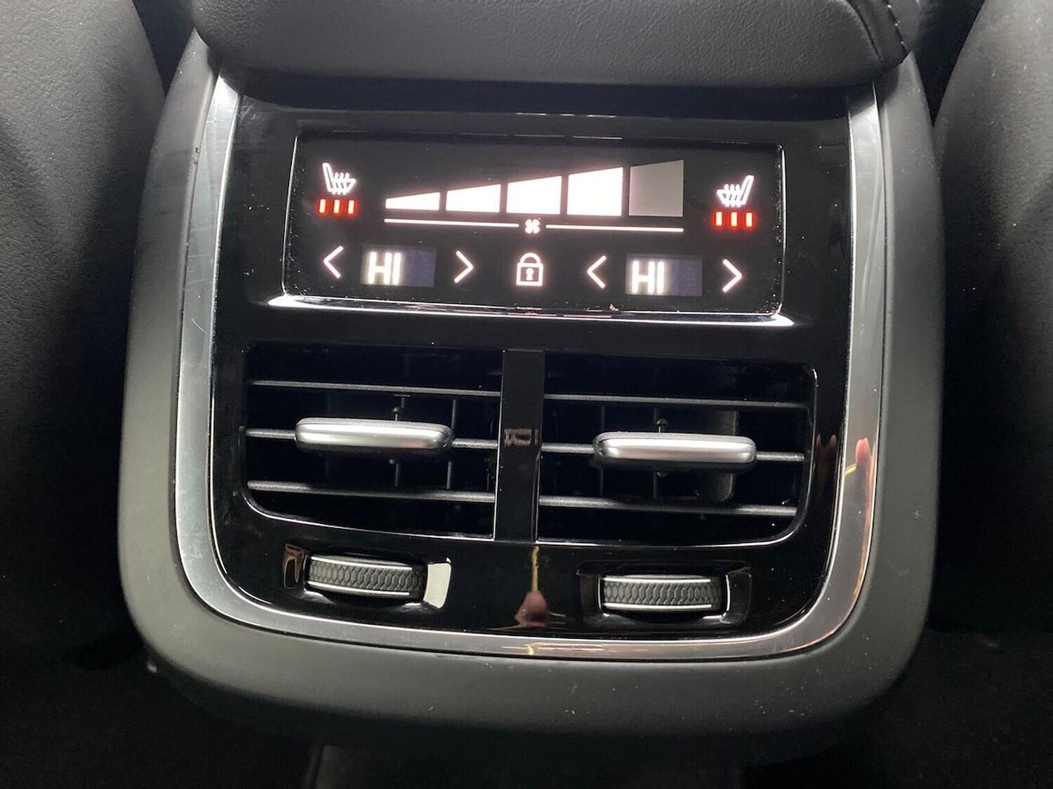 Used Volvo XC60 2023 for sale - 77901612: Photo 40