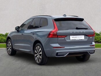 Used Volvo XC60 2022 for sale - 76207433: Photo 2